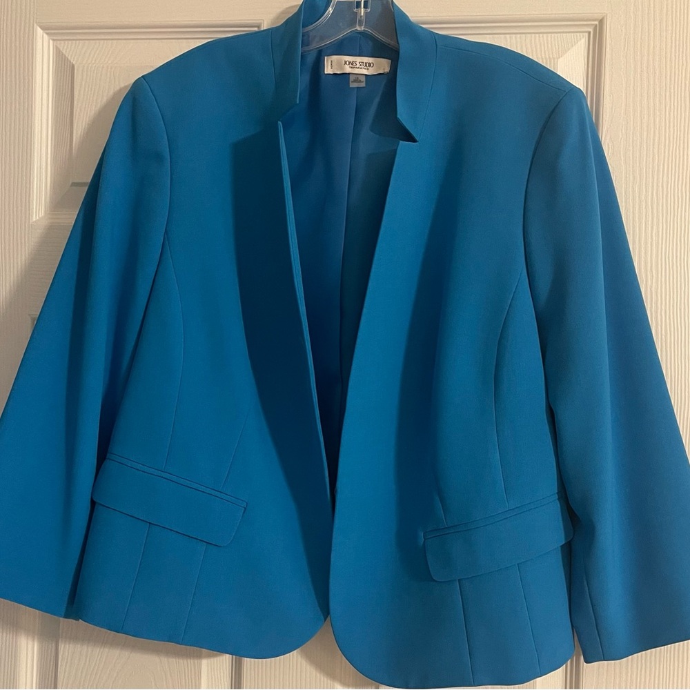 Jones Studio Blue Blazer Modern Structured Design